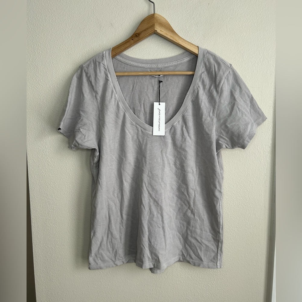 NWT Unsubscribed Classic V Neck Radiance Gray Distressed Short Sleeve T Shirt XS